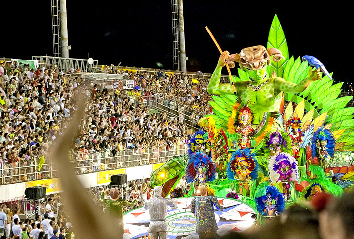 No Sul, o Carnaval de Florianópolis é uma festa que reúne blocos de rua, desfiles de escolas de samba, shows e outras atividades. -Notícias do Dia - Flickr