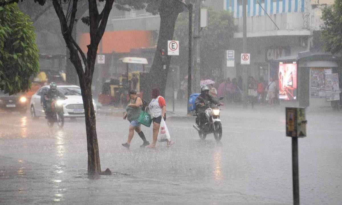 Chuva pode atingir BH neste domingo -  (crédito: Túlio Santos/EM/D.A Press)