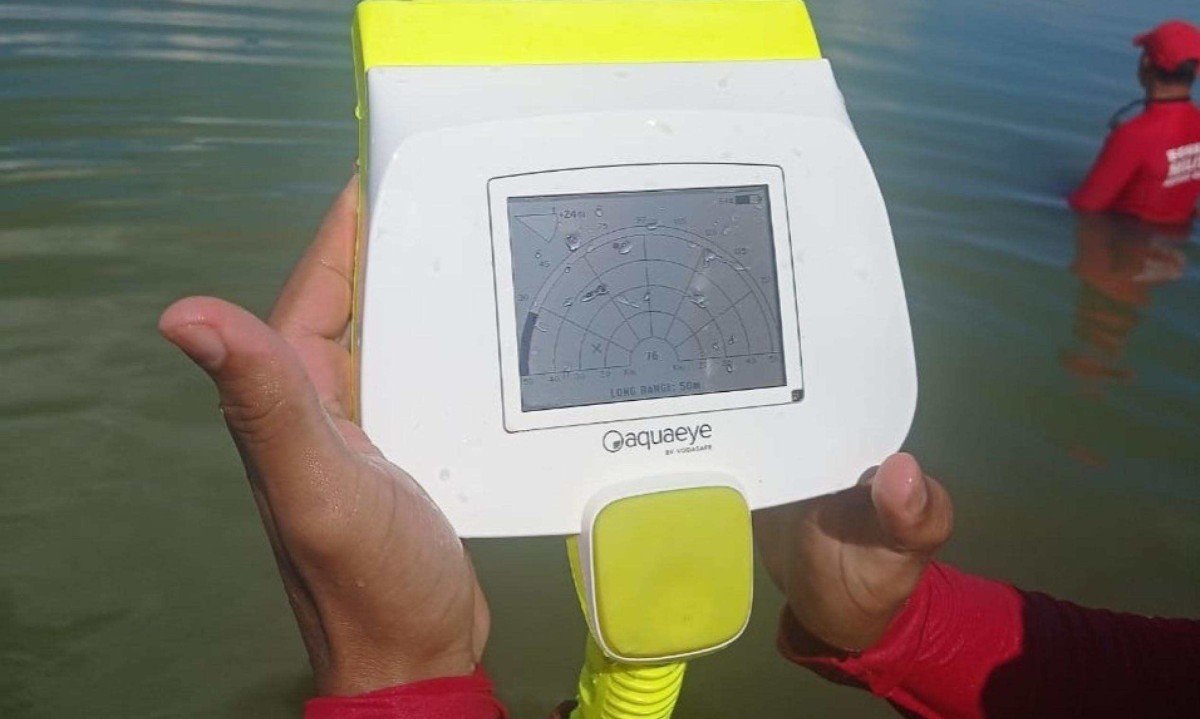 Equipamento usado pelos militares durante buscas por homem que desapareceu ao cair de barco -  (crédito: CBMMG)