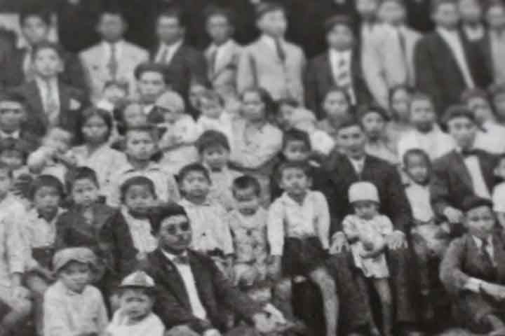 Assim, a partir da década de 1880, o Japão incentivou a emigração de seus habitantes por meio de contratos com outros governos. Antes do Brasil, já havia emigração de japoneses para os Estados Unidos (principalmente Havaí), Peru e México. - Reprodução de vídeo G1