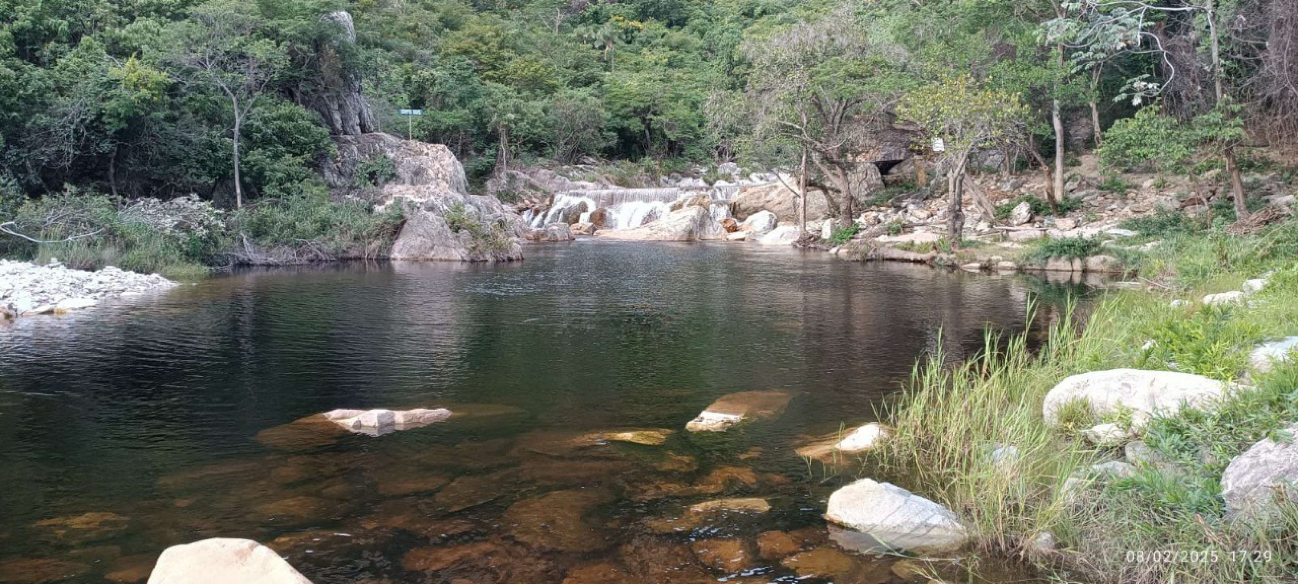 Adolescente morre ao se afogar em cachoeira no interior de Minas