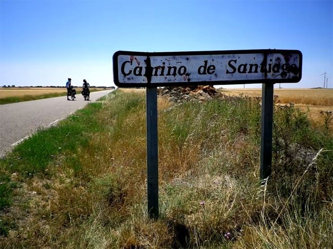 Ciclovia do Caminho de Santiago de Compostela (Espanha) - Essa rota de peregrinação é Patrimônio Mundial da Unesco e tem sido percorrida há 12 séculos. São 748 km . Muitos caminham, mas outros tantos preferem pedalar. 