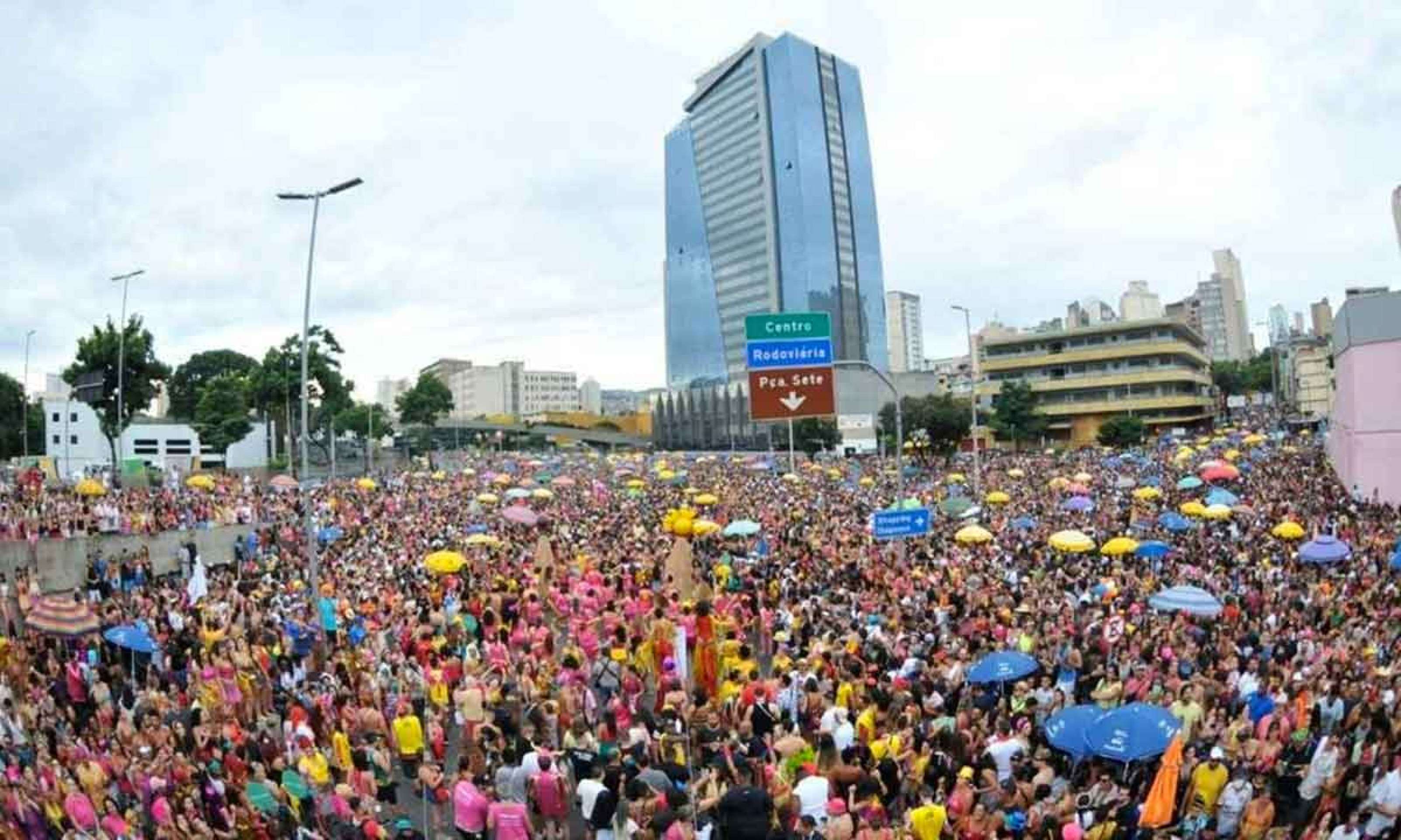 Carnaval vai movimentar mais de R$ 1 bilhão em BH