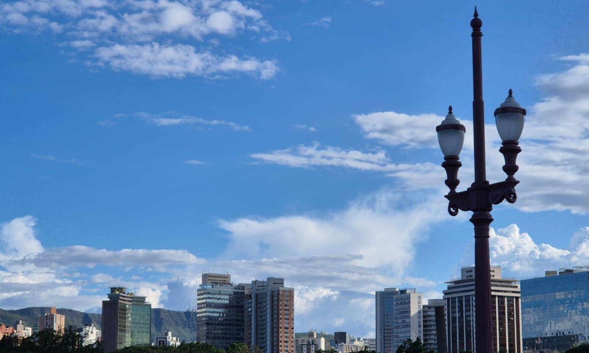 Nesta segunda-feira (10/2), o dia ser&aacute; de c&eacute;u parcialmente nublado em Belo Horizonte -  (crédito: Jair Amaral / EM / D.A Press)