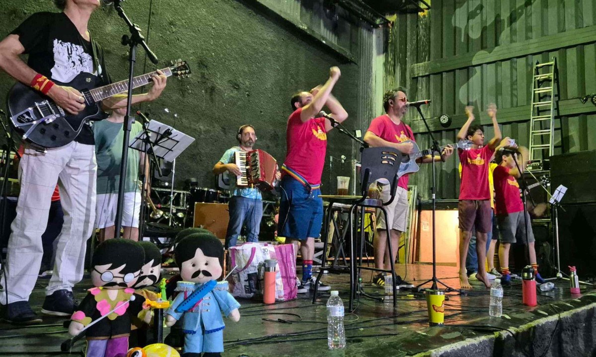 Ensaio do bloco Besourinhos, que toca m&uacute;sicas dos Beatles em ritmo de Carnaval -  (crédito: Jair Amaral/Em/D.A Press)