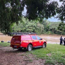 MG: jovem entra em rio para nadar, afunda e não é mais visto - CBMMG / Divulga&ccedil;&atilde;o