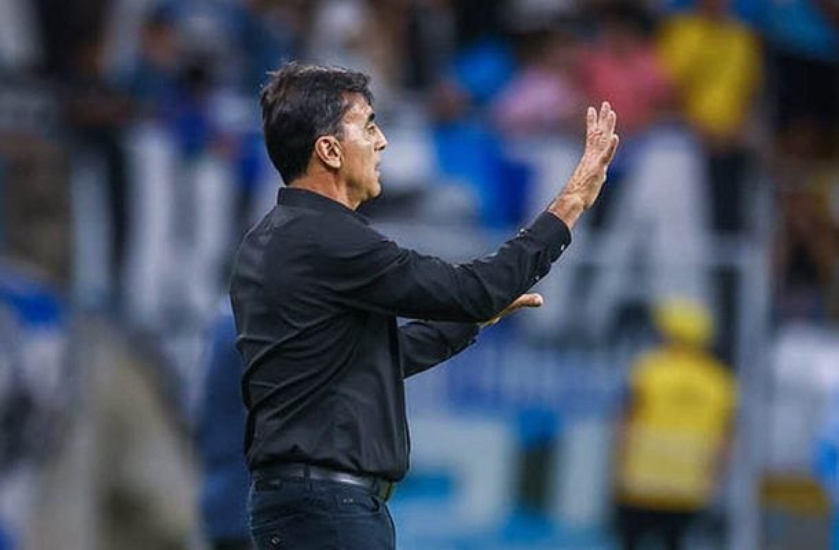 Quinteros pede reforços no Grêmio após empate no Gre-Nal