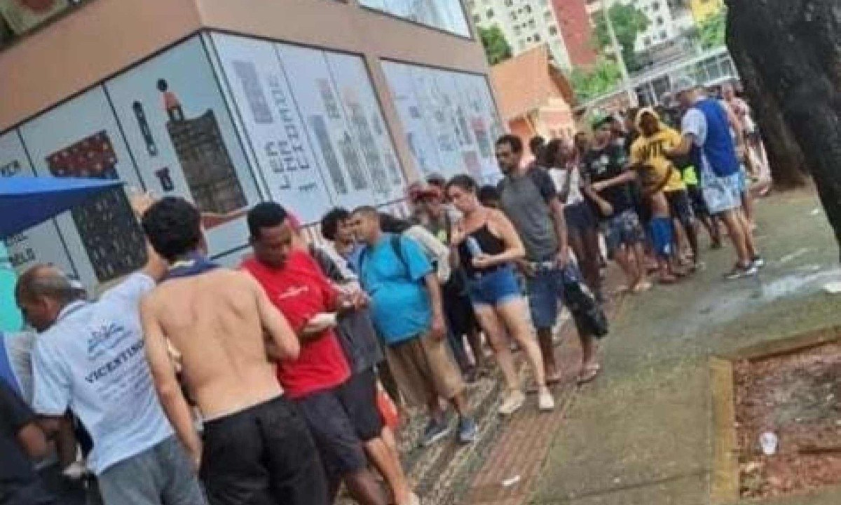 &quot;O n&uacute;mero de pessoas em situa&ccedil;&atilde;o de rua est&aacute; aumentando cada dia mais. N&oacute;s sobrevivemos a base de doa&ccedil;&otilde;es&quot; - Maria Aparecida Drummond -  (crédito: Redes Sociais)