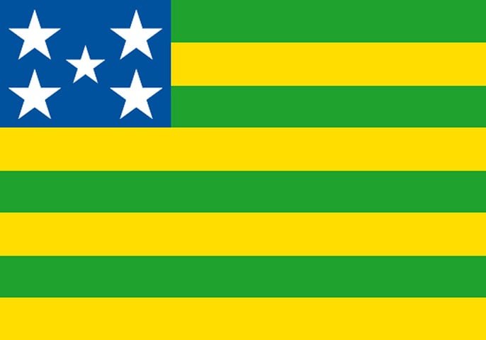 Goiás (GO) - Adoção: 30 de julho de 1919.Representação: O verde e amarelo remetem ao Brasil, enquanto as estrelas simbolizam a paz e a união do estado.
