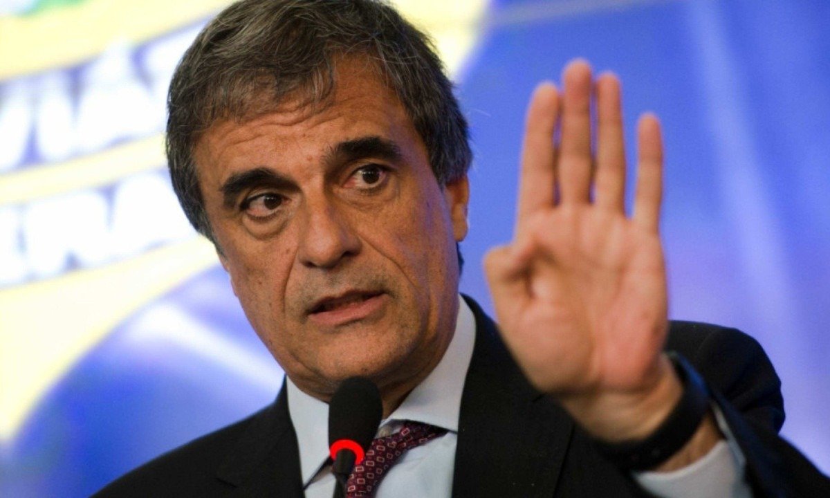  Bras..lia -  O ministro da Justi..a, Jos.. Eduardo Cardozo, durante apresenta....o dos resultados da Opera....o Carnaval 2016 da Pol..cia Rodovi..ria Federal, no Centro Nacional de Comando e Controle, na sede da Pol..cia Rodovi..ria Federal  (Marcelo Camargo/Ag..ncia Brasil)
     -  (crédito:  Marcelo Camargo/Ag..ncia Brasil)