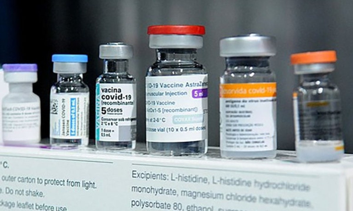 Com o surgimento da vacina contra Covid, mais uma boa quantidade de pessoas ficou na depend&ecirc;ncia de libera&ccedil;&atilde;o para doar sangue: 48h para doar ap&oacute;s a imuniza&ccedil;&atilde;o pela Coronavac e 7 dias para as demais vacinas. Se a pessoa doasse primeiro, poderia se vacinar imediatamente ap&oacute;s a doa&ccedil;&atilde;o. -  (crédito: - ag&ecirc;ncia bras&iacute;lia wikimedia commons)