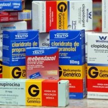 Genéricos contribuem para queda de mais de 50% no preço de remédios - © Arquivo/Agência Brasil