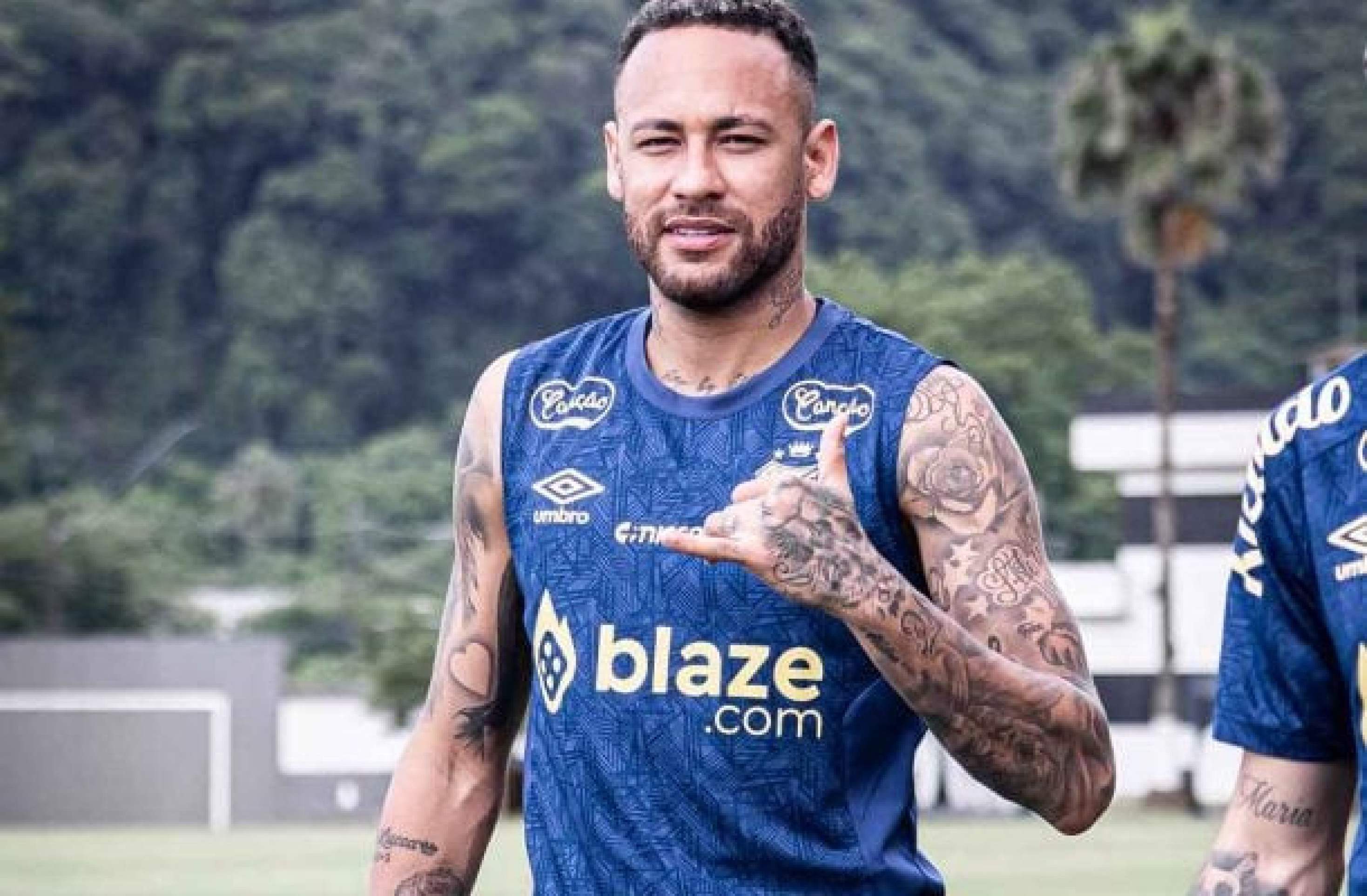 Neymar inaugura casa em Santos e economiza com helicóptero