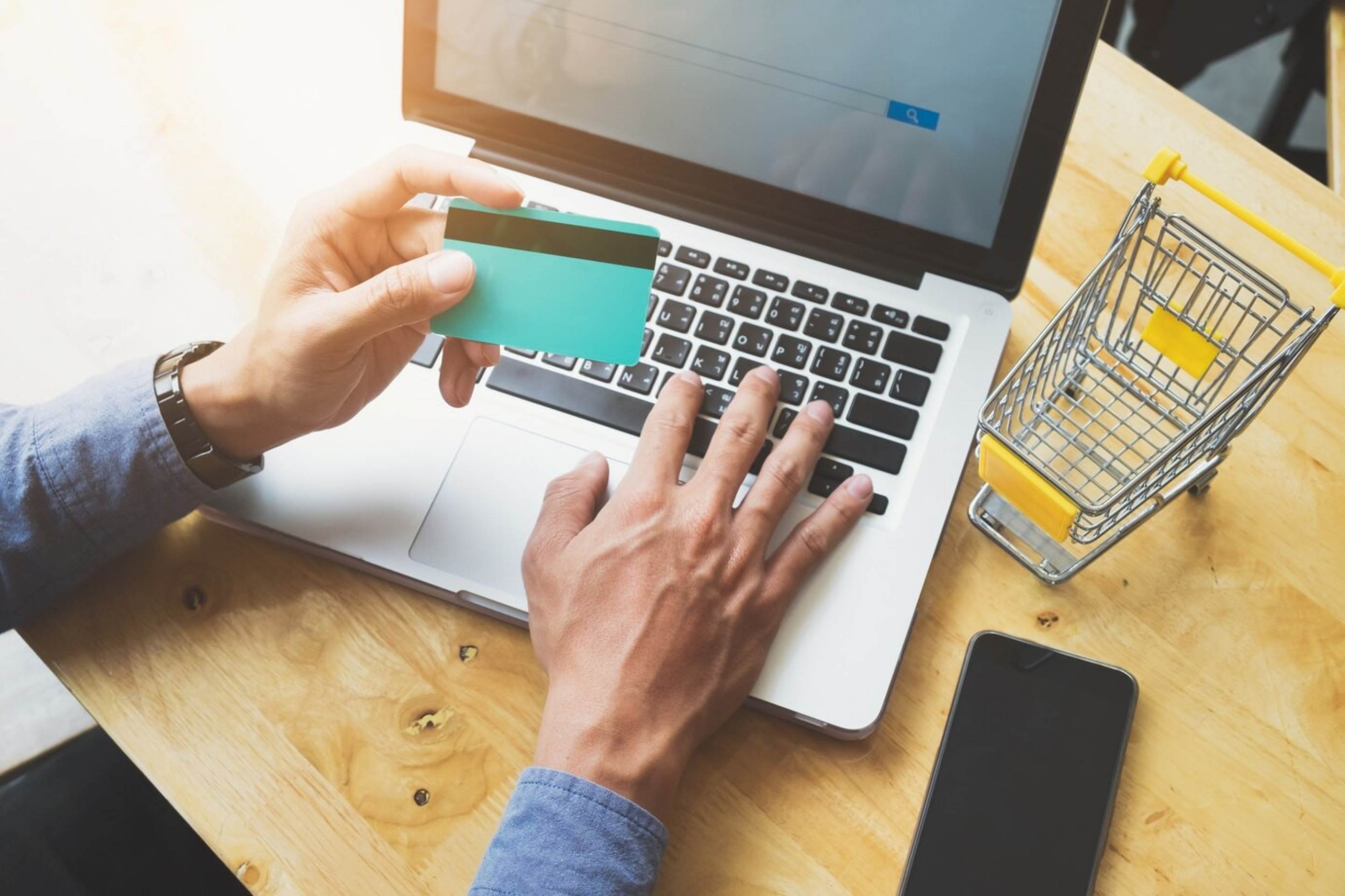 Mineiros tiveram prejuízo de R$ 212 milhões com golpes em compras on-line