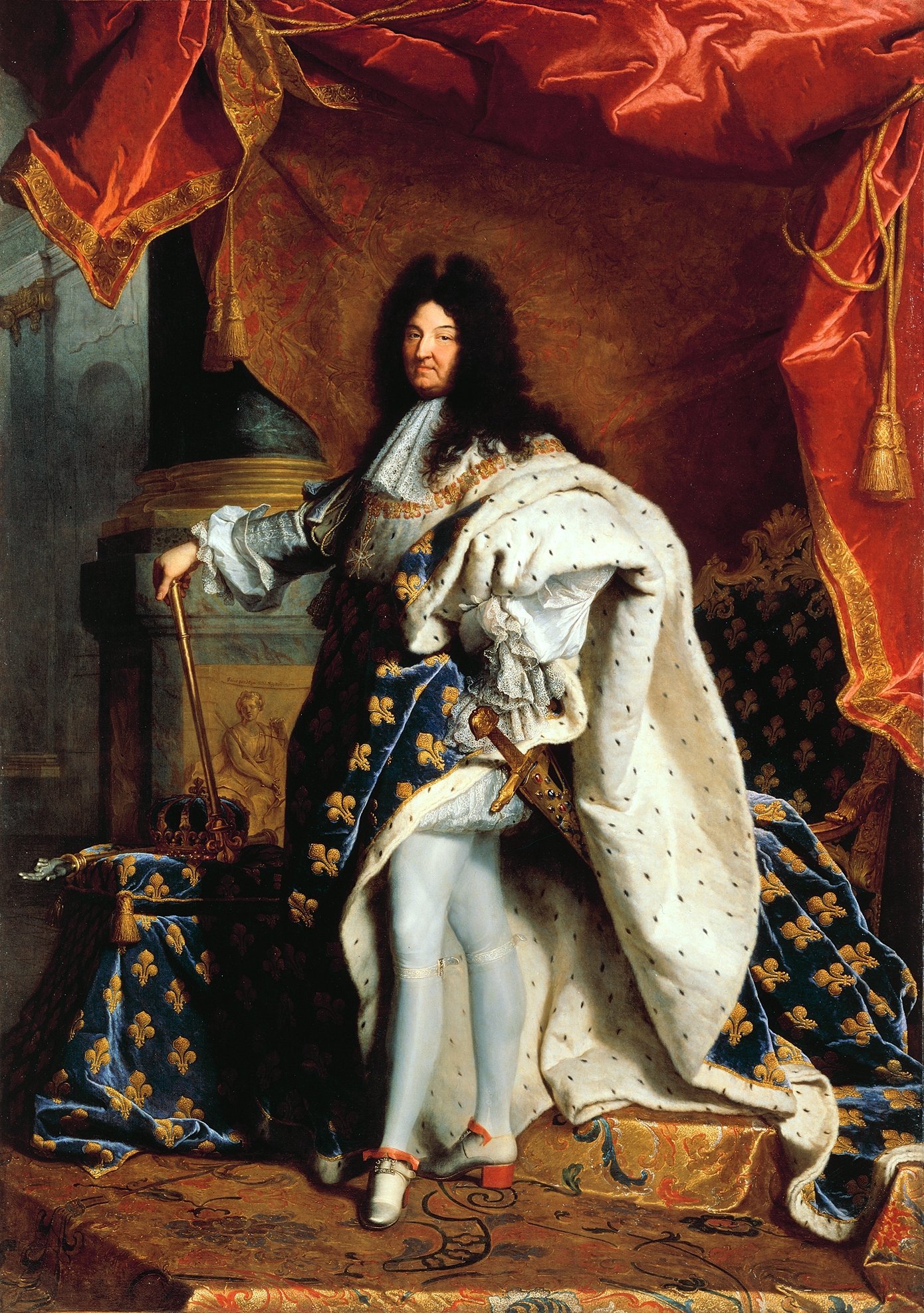 Em 1678, o monarca decidiu esculpir a pedra através de seu joalheiro e construiu um formato diferente. Ela, então, passou a ser conhecida como Diamant Bleu da Couronne de France (Diamante Azul da Coroa da França). Na ocasião, o rei costumava utilizá-lo em sua gravata.