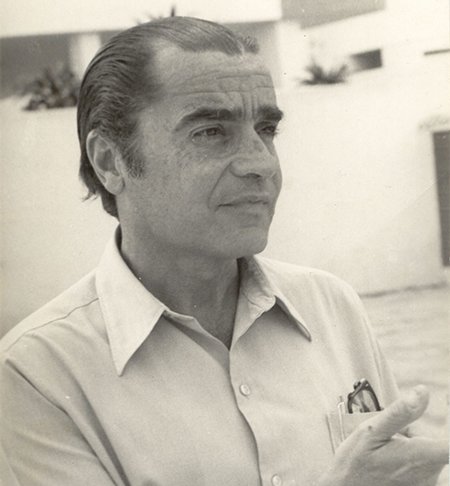 Em 11/7/1973, o primeiro diretor de Esportes da TV Globo, Júlio de Lamare, foi uma das 122 vítimas da queda do avião da Varig, que foi do Rio para a Europa e caiu perto do aeroporto de Orly (França). Júlio ia cobrir o GP de Silverstone de Fórmula 1, na Inglaterra. Tinha 45 anos. 