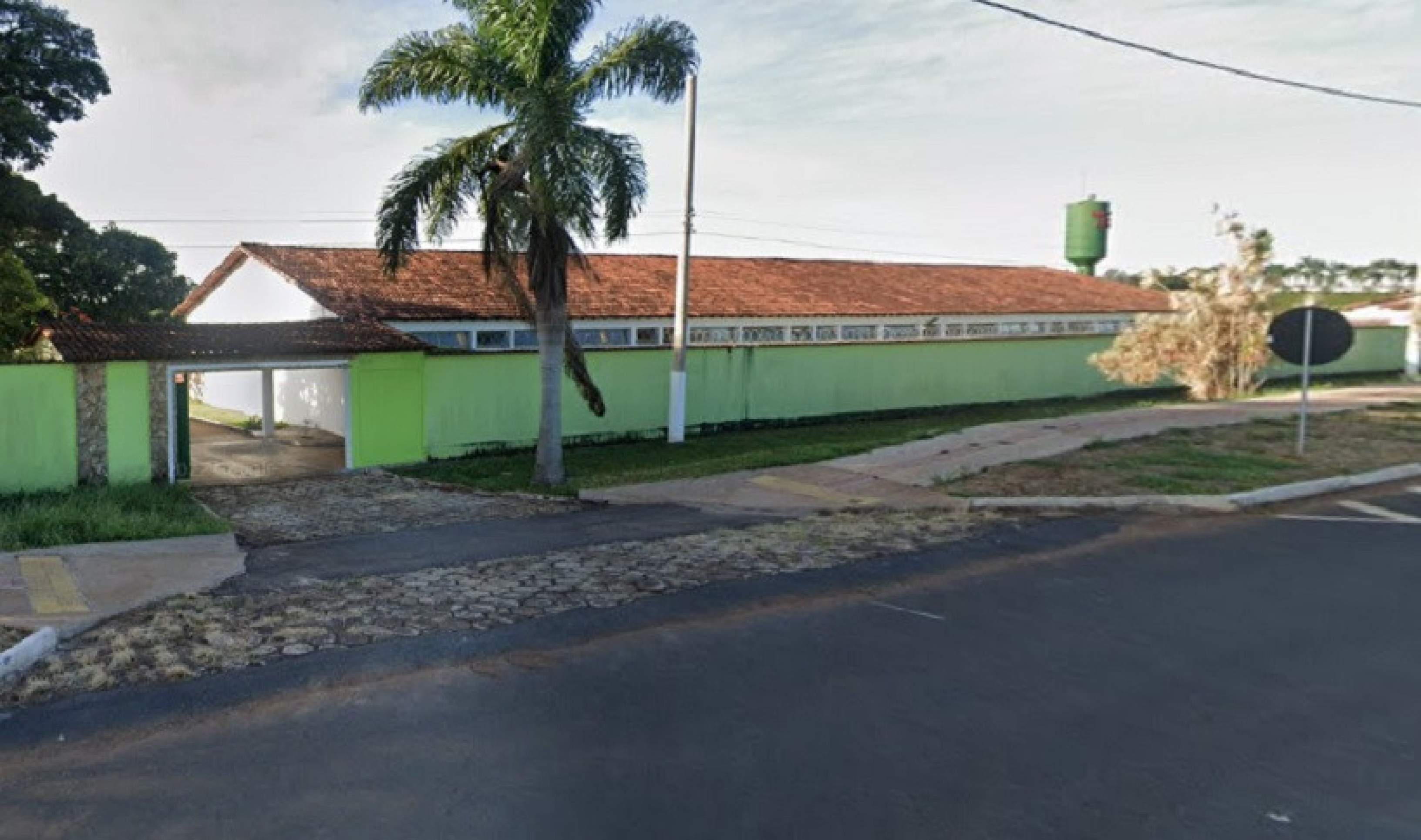 Homem sofre parada cardíaca em motel e morre; caso é investigado
