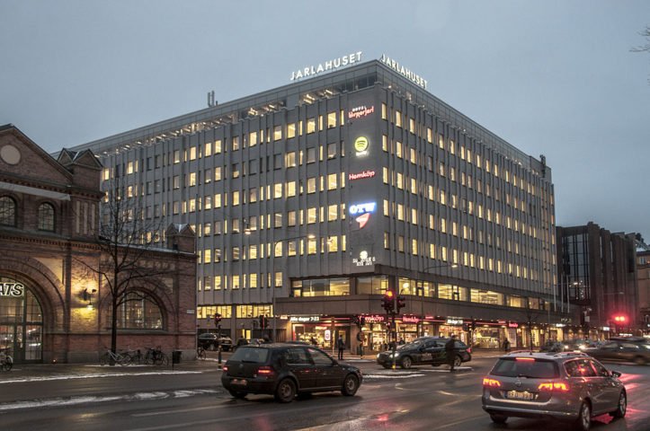 Estocolmo também é famosa por ser um centro de inovação e tecnologia. É a sede de empresas globais como Spotify e Ericsson, além de ser um polo para startups, muitas das quais surgiram na próspera cena tecnológica da cidade.