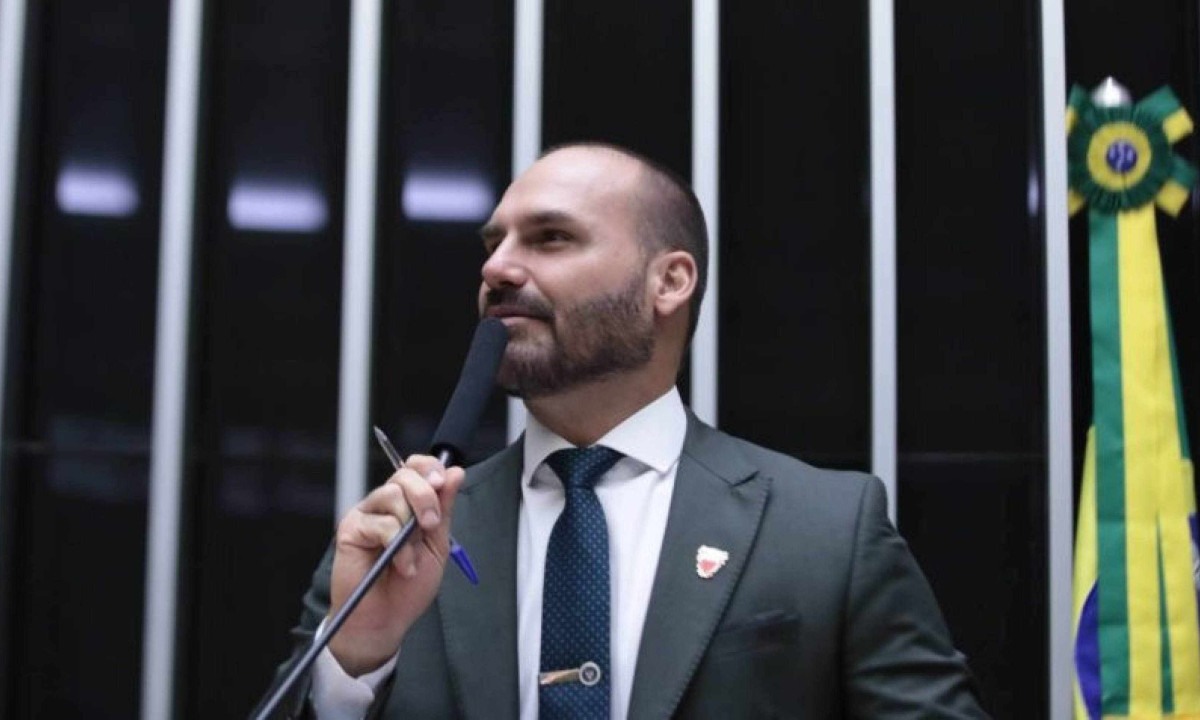 Deputado federal Eduardo Bolsonaro (PL-RJ) pode assumir comanda da CREDN. - (crédito: Zeca Ribeiro/Câmara dos Deputados) Deputado federal Eduardo Bolsonaro (PL-RJ) pode assumir comanda da CREDN. - (crédito: Zeca Ribeiro/Câmara dos Deputados)