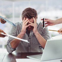 Dias de trabalho são perdidos no ano por conta da depressão - DINO