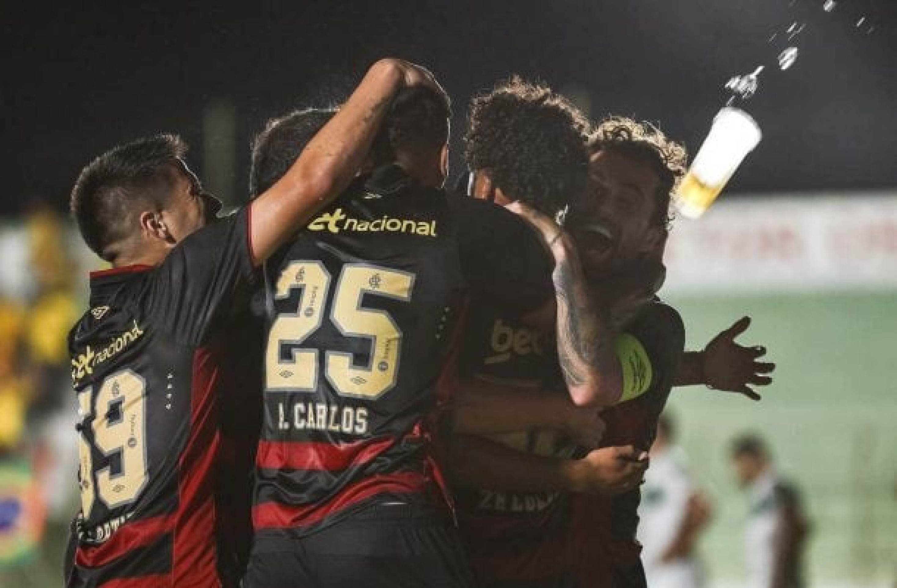 Sport marca no apagar das luzes e vence Sousa, da Paraíba, pela Copa do Nordeste