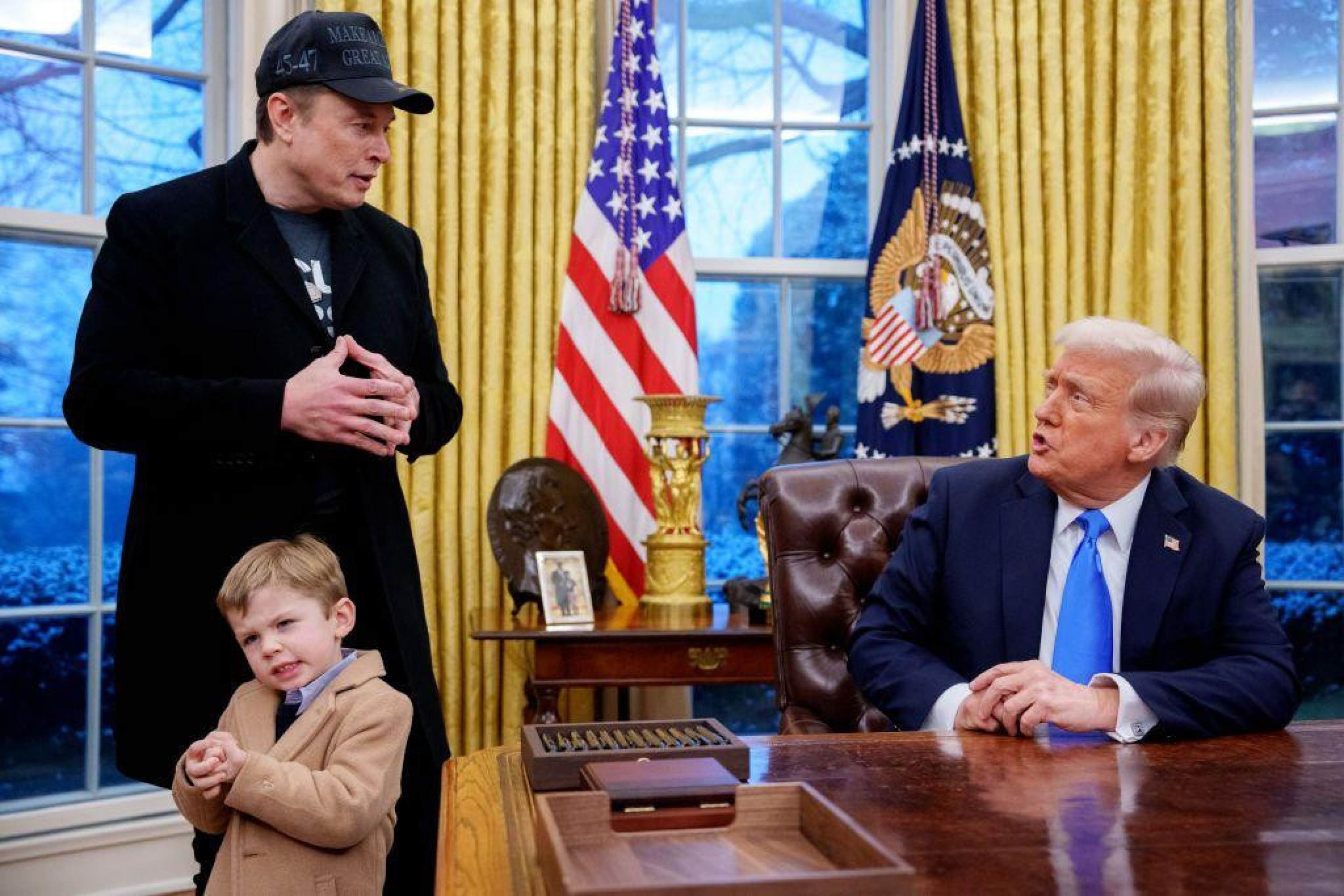 Ao lado de Trump, Musk nega estar orquestrando 'tomada hostil' do governo americano