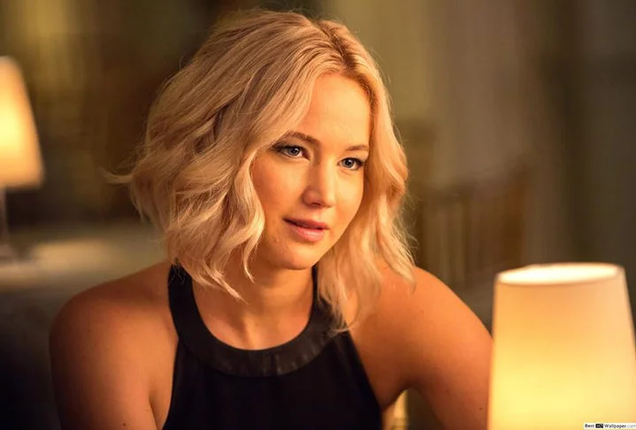 Jennifer Lawrence se arrepende de papel em filme e diz que ‘ignorou’ alerta de Adele