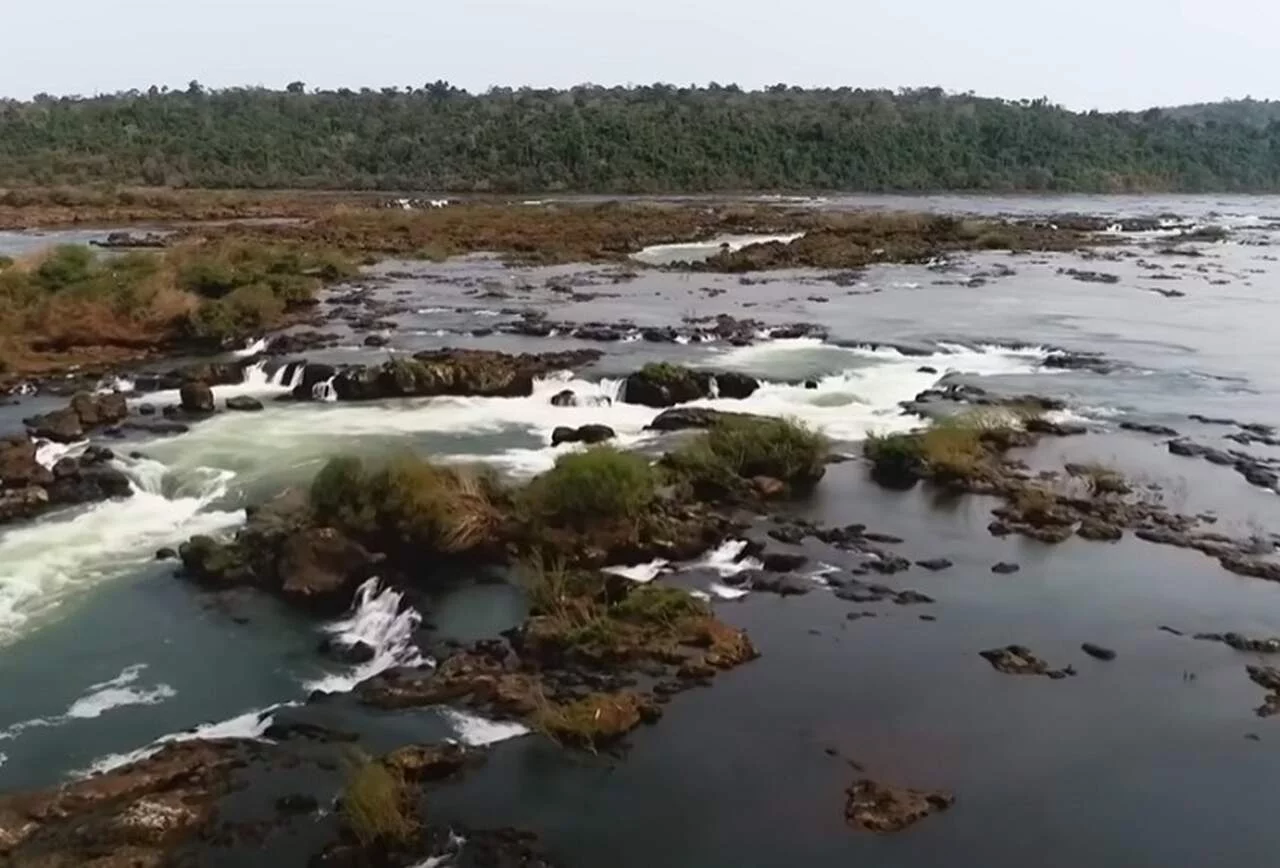 O parque, compartilhado entre Brasil e Argentina, é reconhecido mundialmente como Patrimônio da Humanidade e protege uma das maiores e mais imponentes quedas d'água do planeta.-Youtube/TV Brasil