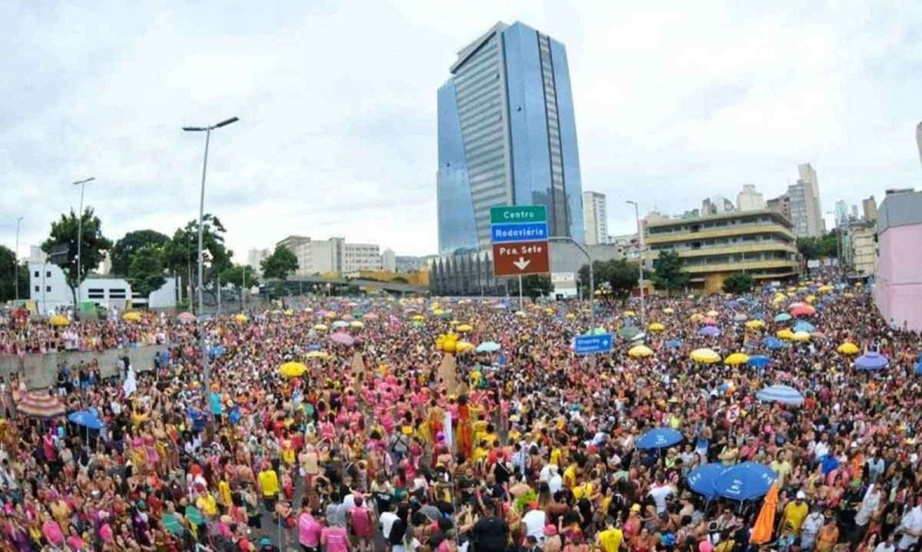 TV Alterosa: Central do Carnaval recebe Baianeiros e corte momesca de BH