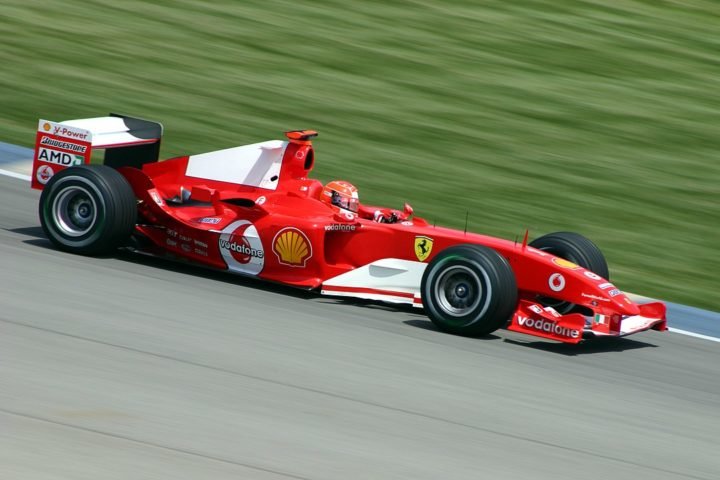 Sem um título desde 2007, a equipe mais vitoriosa da F1 (Ferrari) busca recuperar seu prestígio. Na temporada passada, ficaram em 2º lugar, atrás da McLaren.-Rick Dikeman wiki commons