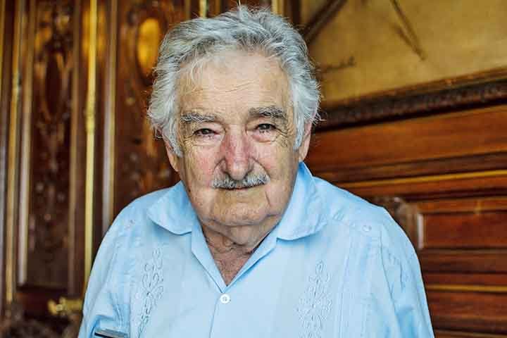 Quando o câncer foi descoberto, Mujica submeteu-se a sessões de radioterapia e precisou ser internado porque sofre de uma doença autoimune. Após uma cirurgia, os médicos disseram que o tumor estava sob controle. No entanto, agora foi detectada a metástase.
