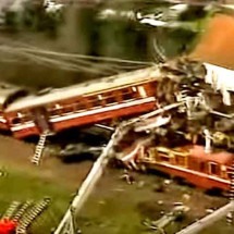 Tragédias sobre trilhos: Relembre 12 acidentes ferroviários impressionantes! -  Reprodução de Youtube Canal AP Archive