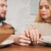 Relacionamentos descartáveis estimulam busca por contratos entre namorados - Freepik