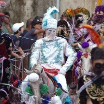 Na batalha sem inimigos, cavalhada em MG promove carnaval único no Brasil - Alexandre Guzanshe/EM