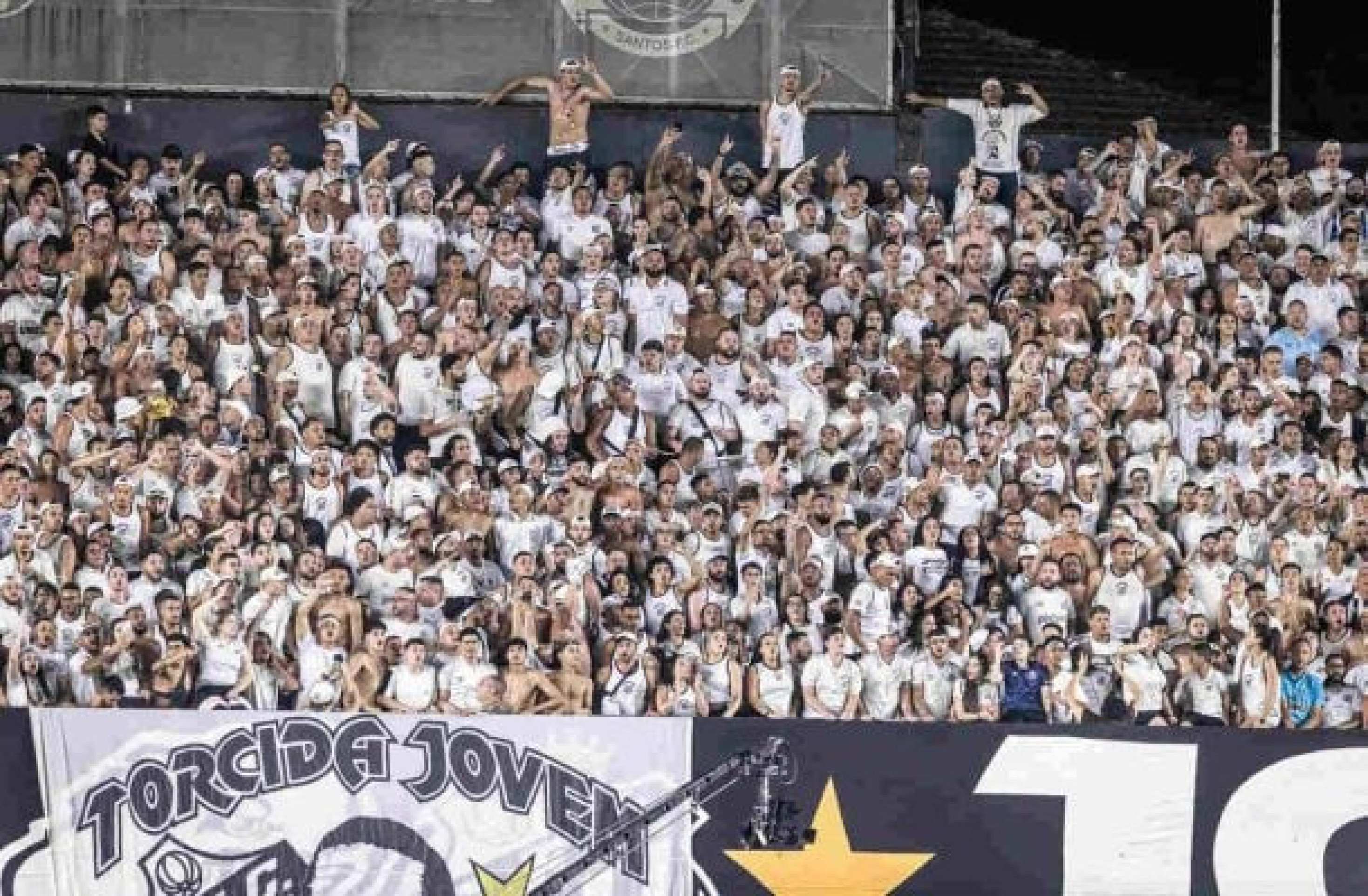 Ingressos populares para Santos x ??gua Santa esgotam em três horas
