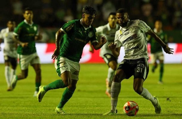 INTER DE LIMEIRA: - Não está em situação desesperadora na tabela, brigando para não cair e estreando treinador (Marcio Fernandes) por acaso. Um time limitado, dependendo de alguns bons lances de Albano e investidas de Rhuam. Muito pouco  NOTA 4,0.  - Foto: Cesar Greco/Palmeiras