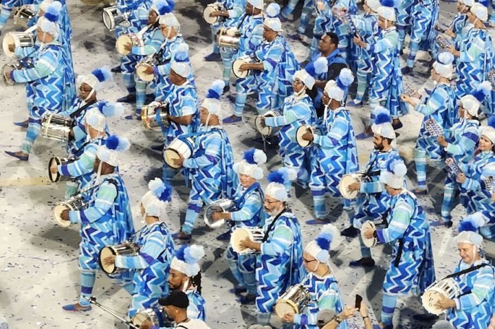 Acadêmicos de Niterói - A azul e branca de Niterói levará a festa junina para a Sapucaí, com o enredo 