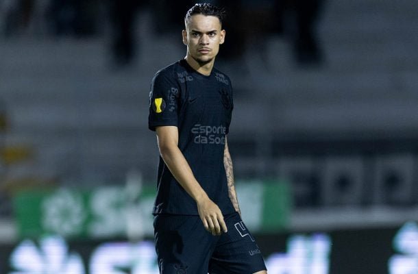 JOÃO PEDRO: Foi muito bem em seu primeiro clássico e, quando precisou cometer uma falta tática para impedir uma situação de gol, não hesitou. Nota: 6,5. Foto: Rodrigo Coca/Agência Corinthians