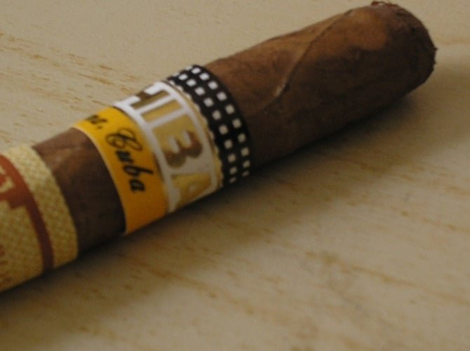 A qualidade de um charuto pode ser avaliada pela aparência. A capa deve ter brilho, textura suave e cortes perfeitos. A potência é determinada pela combinação das folhas internas.