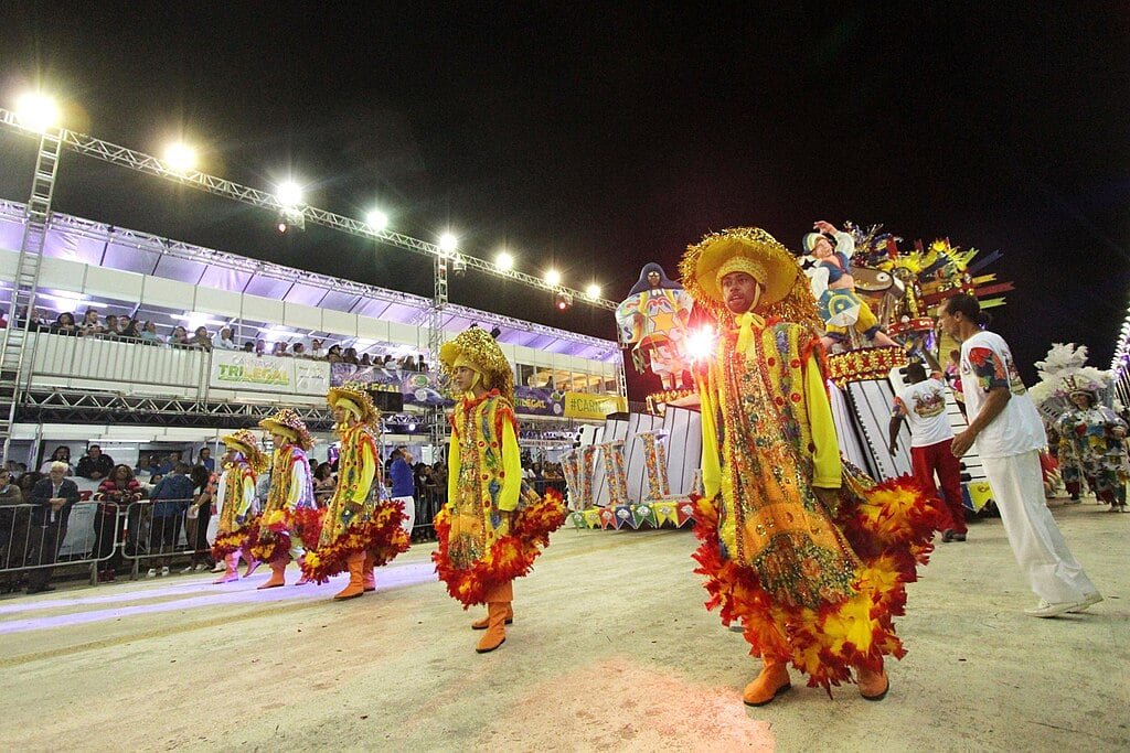 A Série Ouro é a segunda divisão do carnaval carioca, organizada pela Liga Independente das Escolas de Samba do Rio de Janeiro (LIESA).