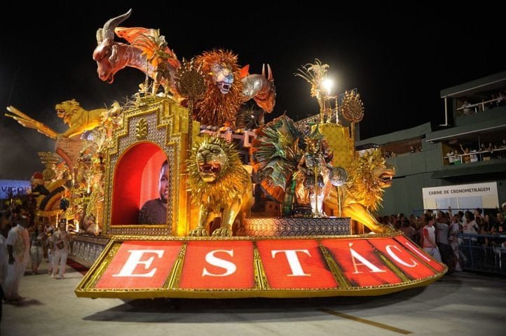 Estácio de Sá - Uma das escolas mais tradicionais do Rio de Janeiro, a Estácio de Sá é a 5ª a desfilar, sob o tema 