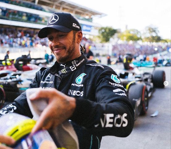 Conhecido por seu talento excepcional, recordes impressionantes e influência dentro e fora das pistas, Lewis Hamilton é um dos pilotos de Fórmula 1 mais icônicos da história do esporte.-Reprodução Instagram @Lewis Hamilton