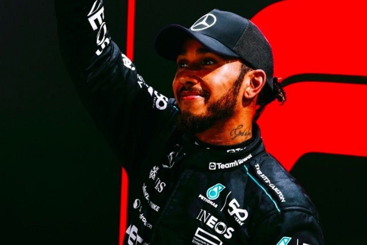 Na Mercedes, Hamilton se tornou um dos pilotos mais dominantes da história da Fórmula 1, vencendo seis campeonatos mundiais em sete anos (2014, 2015, 2017, 2018, 2019 e 2020).-Reprodução/Instagram @lewishamilton