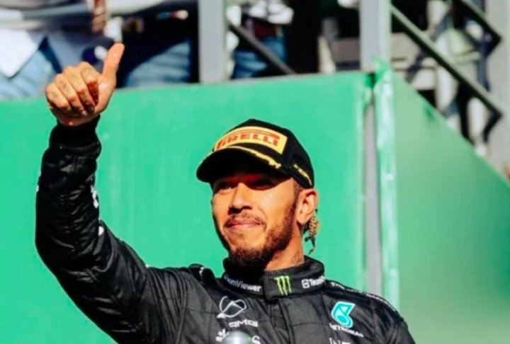 Além dos títulos, Hamilton quebrou diversos recordes, incluindo o maior número de vitórias, poles e pódios na história da Fórmula 1.-Instagram/@lewishamilton