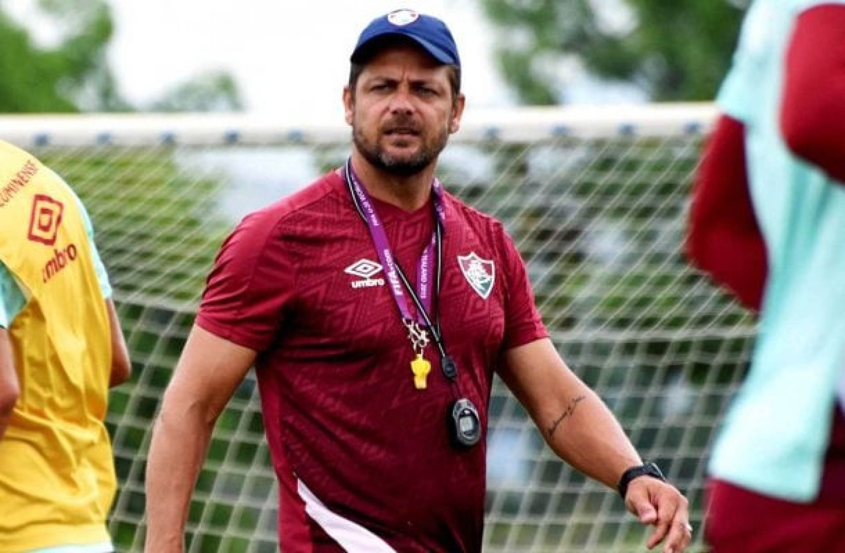Preparador físico aceita proposta do futebol mexicano e deixa o Fluminense
