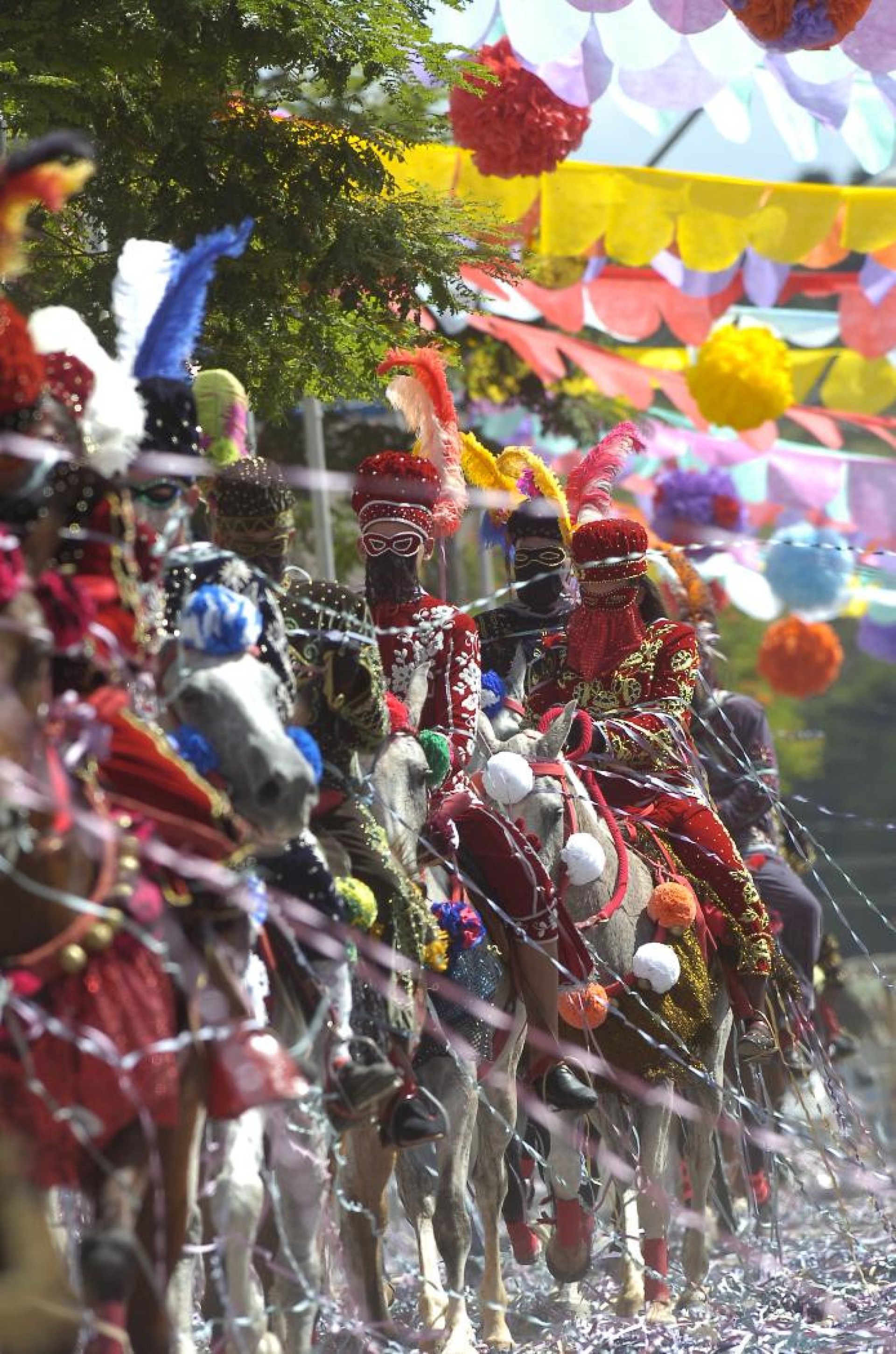 E o único carnaval a cavalo do Brasil, onde os cavaleiros reproduzem a batalha entre mouros e cristãos-Cristina Horta/EM