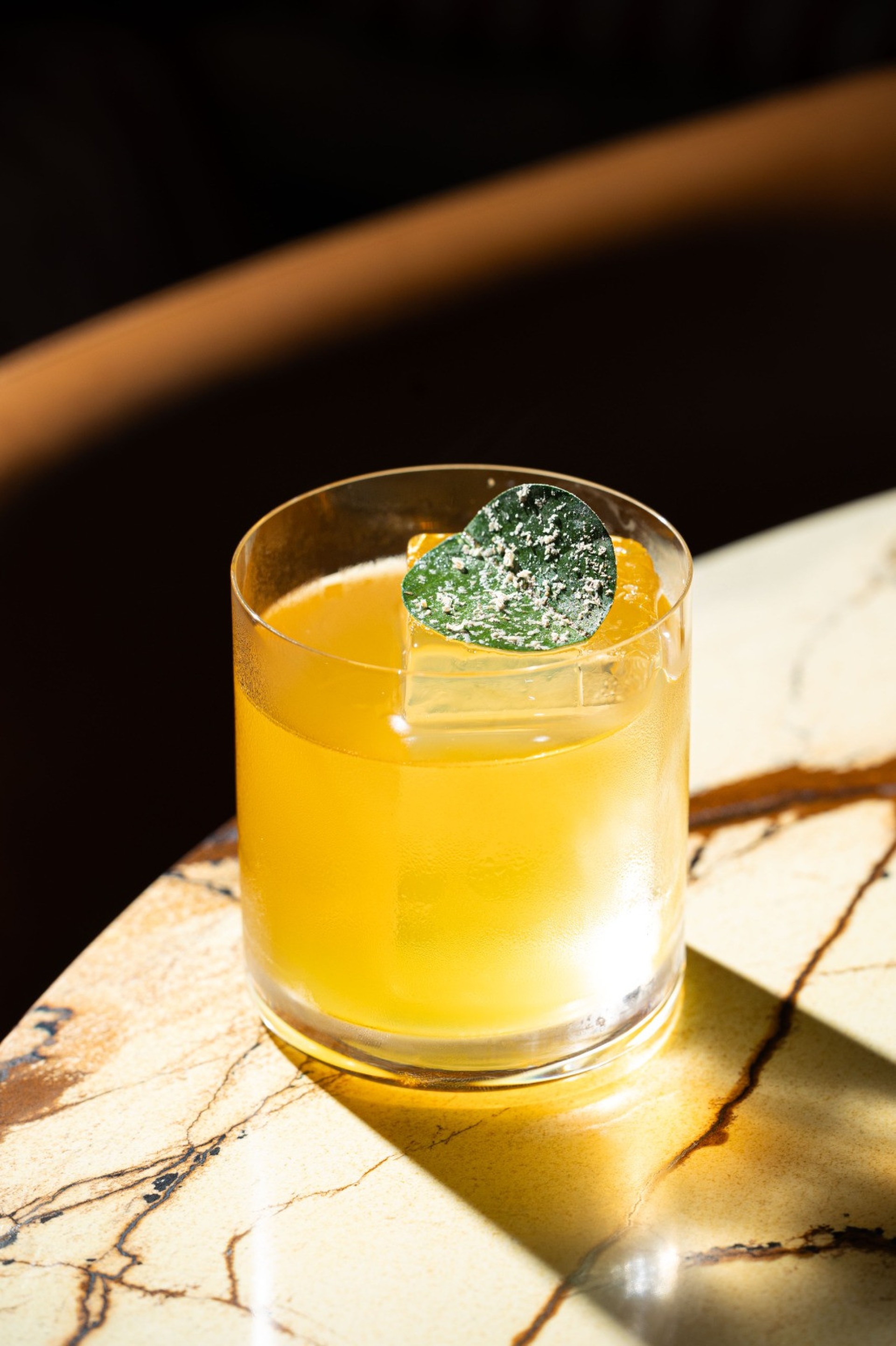 Tordesilhas (Jerez Palo Cortado, rum ouro, cordial de melão, solução ácida e pichuri) Tordesilhas (Jerez Palo Cortado, rum ouro, cordial de melão, solução ácida e pichuri)