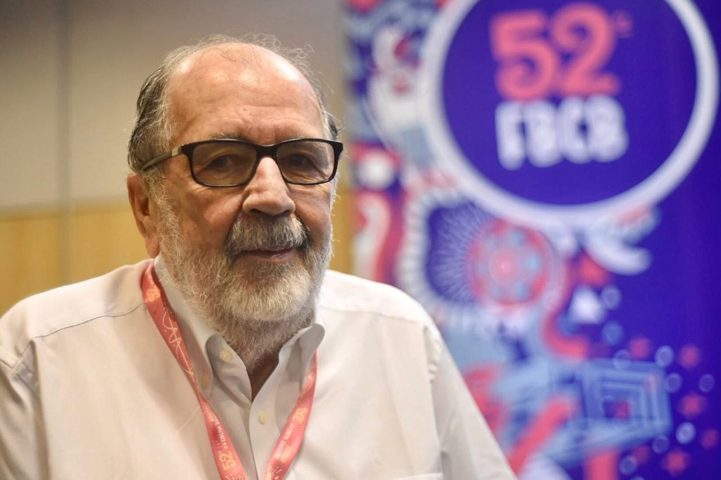 Em 2018, o diretor foi eleito para ocupar a cadeira 7 da Academia Brasileira de Letras (ABL), um posto que havia sido deixado pelo cineasta Nelson Pereira dos Santos, que era seu amigo.
