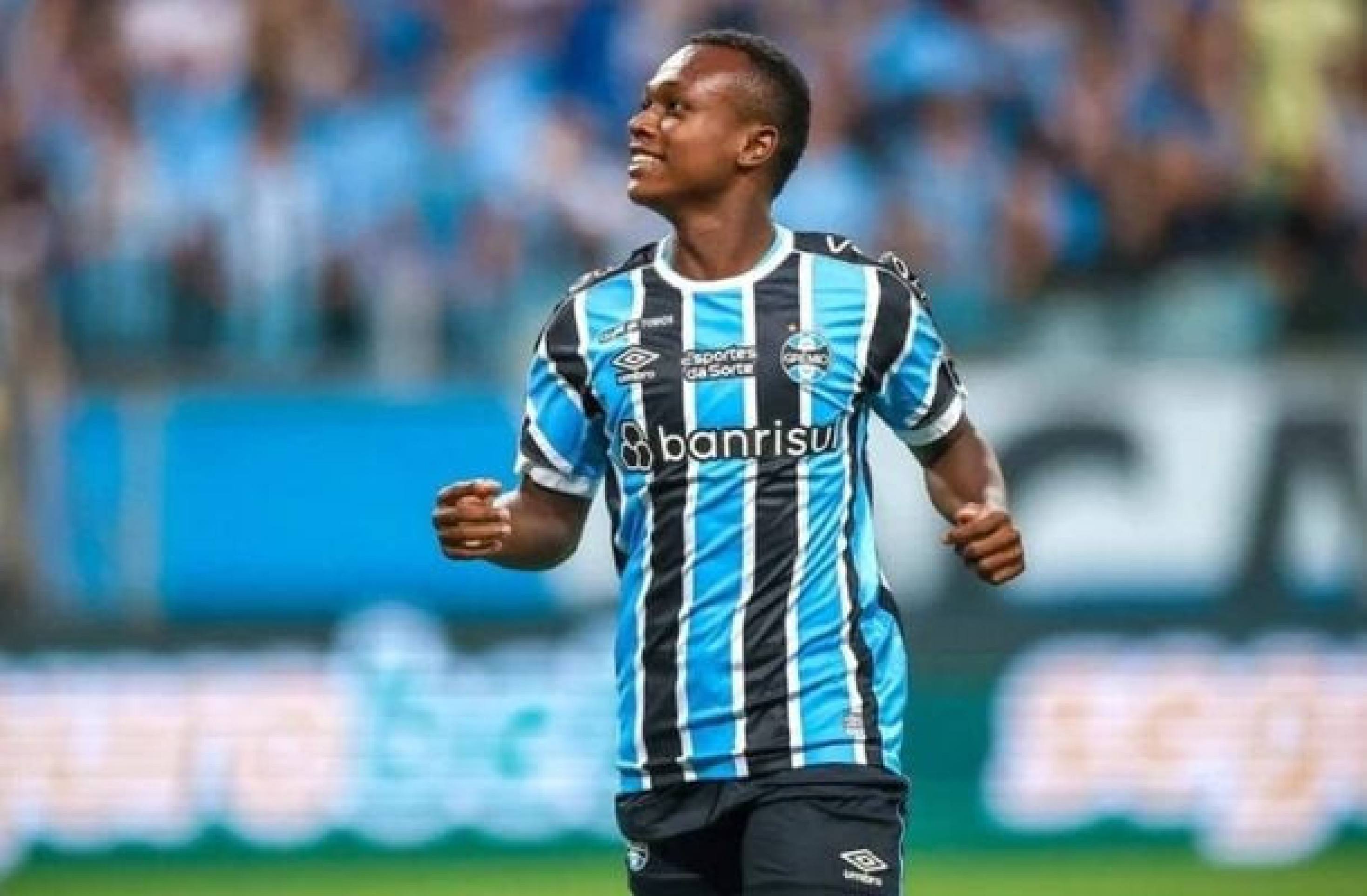 Botafogo acerta contratação de Nathan Fernandes, ex-Grêmio