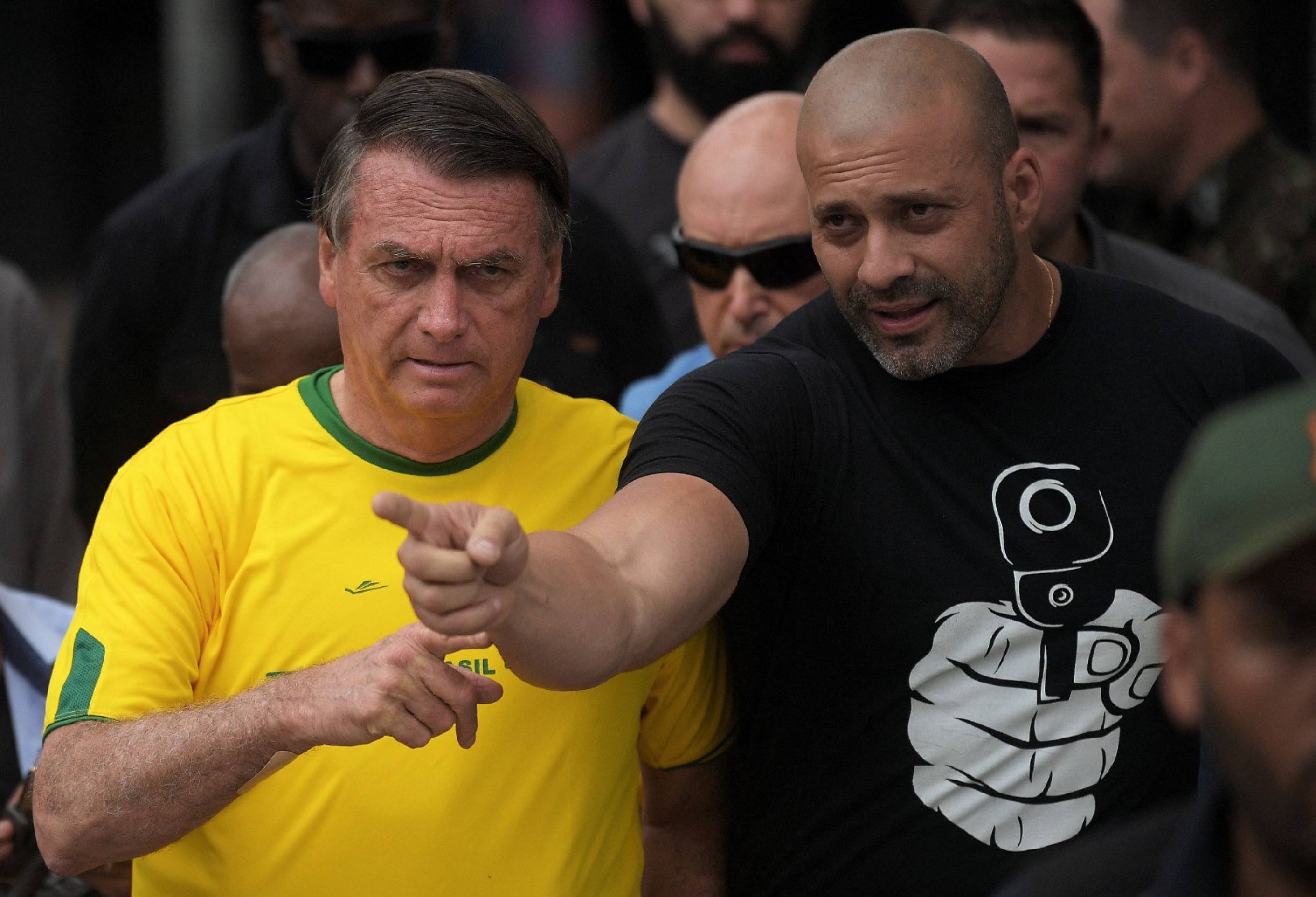 Moraes nega indulto, mas concede regime semiaberto a Daniel Silveira